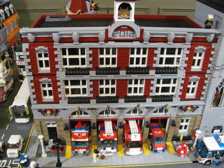 Clare Diecast Model Show pics - starting with this Fire station